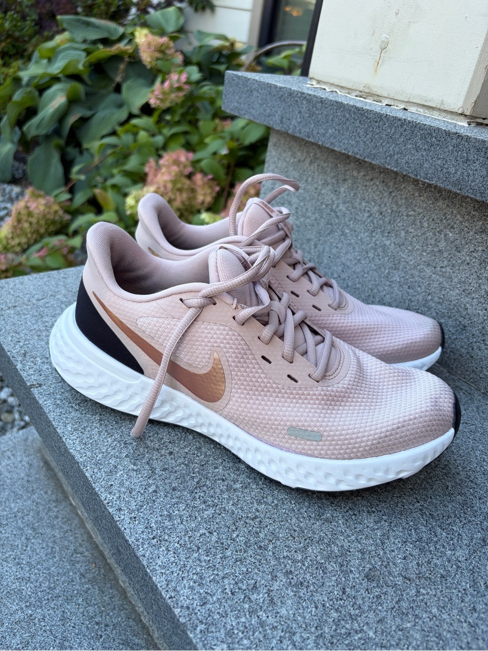 Women’s Nike Runners, Brand New, Size 8.5